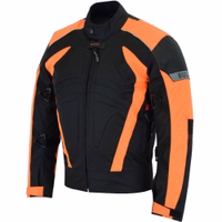 Herren-Motorradjacke in Orange, Seitenansicht. Hergestellt aus Polyestergewebe, mit 3 Taschen (darunter 2 Fronttaschen), winddichtem, herausnehmbarem Innenfutter mit einer Innentasche. Zudem ausgestattet mit zahlreichen Protektoren.