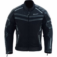 Herren-Motorradjacke BLD323J in Schwarz, Vorderansicht. Aus Polyestergewebe mit Polyester-Innenfutter gefertigt, ausgestattet mit Reiß- & Knopfverschluss sowie Protektoren an Armen, Schultern & Rücken für maximalen Schutz.