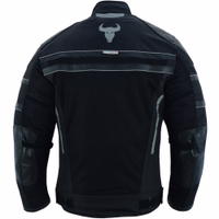 Herren-Motorradjacke in Schwarz, Seitenansicht des Arms. Aus Cordura-Polyester mit Lamm-Nappa-Lederstreifen & Polyester-Innenfutter gefertigt. Ärmelbündchen mit kombinierter Reißverschluss- & Knopfverschluss für sicheren Sitz.