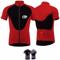 Herren-Radsporttrikot Vorder- und Rückansicht eines leichten, kurzärmligen roten Radsporttrikots mit schwarzen Akzenten. Es verfügt über einen durchgehenden Reißverschluss, Rückentaschen und elastisches Material für eine eng anliegende Passform. Ideal zum Radfahren, bietet dies