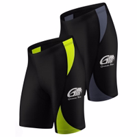 Herren-Radshorts in Grau-Grün Entdecken Sie die Vorderansichten dieser grünen und grauen Hochleistungs-Radshorts. Aus 100 % Elasthan gefertigt, mit Gelpolsterung und Lederakzenten, bieten sie ultimativen Komfort. In Deutschland entworfen, sind sie perfekt für ein erstklassiges, schweiß