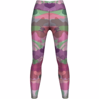 Damen Pink Camo Sportleggings Frontansicht der Damen Pink Camo Sportleggings aus hochwertigem Stretchmaterial mit feuchtigkeitsableitenden Eigenschaften und UV-Schutz. Ideal für Sport und Freizeit. Jetzt online kaufen.