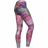 Damen Pink Camo Sportleggings Rückansicht der Damen Pink Camo Sportleggings mit ergonomischem Design, das Ermüdung reduziert und die Form dauerhaft erhält. Perfekt für einen aktiven Lebensstil. Jetzt kaufen und höchsten Komfort genießen.
