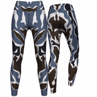 Damen Camouflage-Sportleggings Front- und Rückansicht der Damen Camouflage-Sportleggings aus dehnbarem Polyester-Elasthan-Mix mit UV-Schutz und ganztägigem Komfort für Sport, Yoga oder Freizeit. German Wear Leggings jetzt online kaufen.