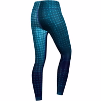 Damen-Leggings „Blue Galaxy Sport“ Rückansicht der Blue Galaxy Sport Leggings für Damen aus Stretchmaterial mit UV-Schutz und antibakteriellen Eigenschaften. Ideal für Activewear und Trainingseinheiten. Kaufen Sie noch heute stilvolle Leggings online.