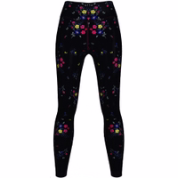 Premium German Sportleggings – leistungsstark, UV-geschützt und atmungsaktiv, mit Gossip-Rose-Muster. Modische Yoga- & Trainingsleggings, jetzt online kaufen!