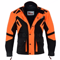 Textil-Motorrad-Kombijacke in Grün, Vorderansicht, Modell GW300J. Aus Cordura gefertigt mit Polyesterfutter, verstellbarem zweiteiligem Gürtel und reflektierender Paspelierung an der Vorderseite.