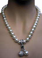 German Wear Traditional Women’s Costume Necklace aus weißen Perlmutt- und Imitationsperlen mit abnehmbaren Anhängern, ideal für Oktoberfest Schmuck get now