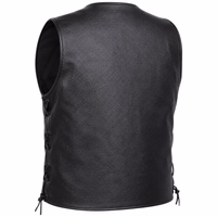 Definieren Sie Ihre Biker-Persönlichkeit mit der GW683 schwarzen Lederweste für Herren. Aus hochwertigem Kalbsleder gefertigt, steht sie für Stil & Selbstvertrauen. Mit Reißverschlusstaschen & sicherem Verschluss – der perfekte Begleiter.