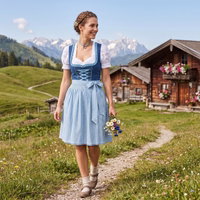 Lifestyle-2-666-GW1603-1-hellblau-Kariert-Trachtenmode--Dirndl--Schuerze--Damen--Dirndlschuerze--German-Wear--Dirndel--Trachten--Tracht--Trachtenschuerze-GW1603-1-hellblau-Kariert.jpg