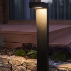 Norlys Asker – borne lumineuse, fixation au sol en 4 points, extérieur