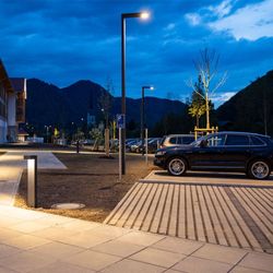 Bergmeister Planea Maxi LS – Luminaire sur crosse, Montage en tête de mât sur pièce d'ancrage séparée ou platine à bride, Extérieur