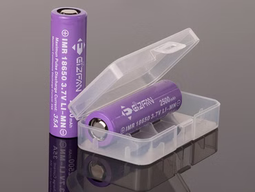 Aufbewahrungsbox B1 für 2x 18650 (robuste und rutschfeste Ausführung) Aufbewahrungsbox B1 für 2x 18650 (robuste und rutschfeste Ausführung)