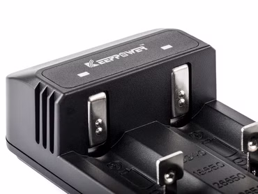 KeepPower C2 Ladegerät für Lithium-Ionen-Akkus KeepPower C2 Ladegerät für Lithium-Ionen-Akkus