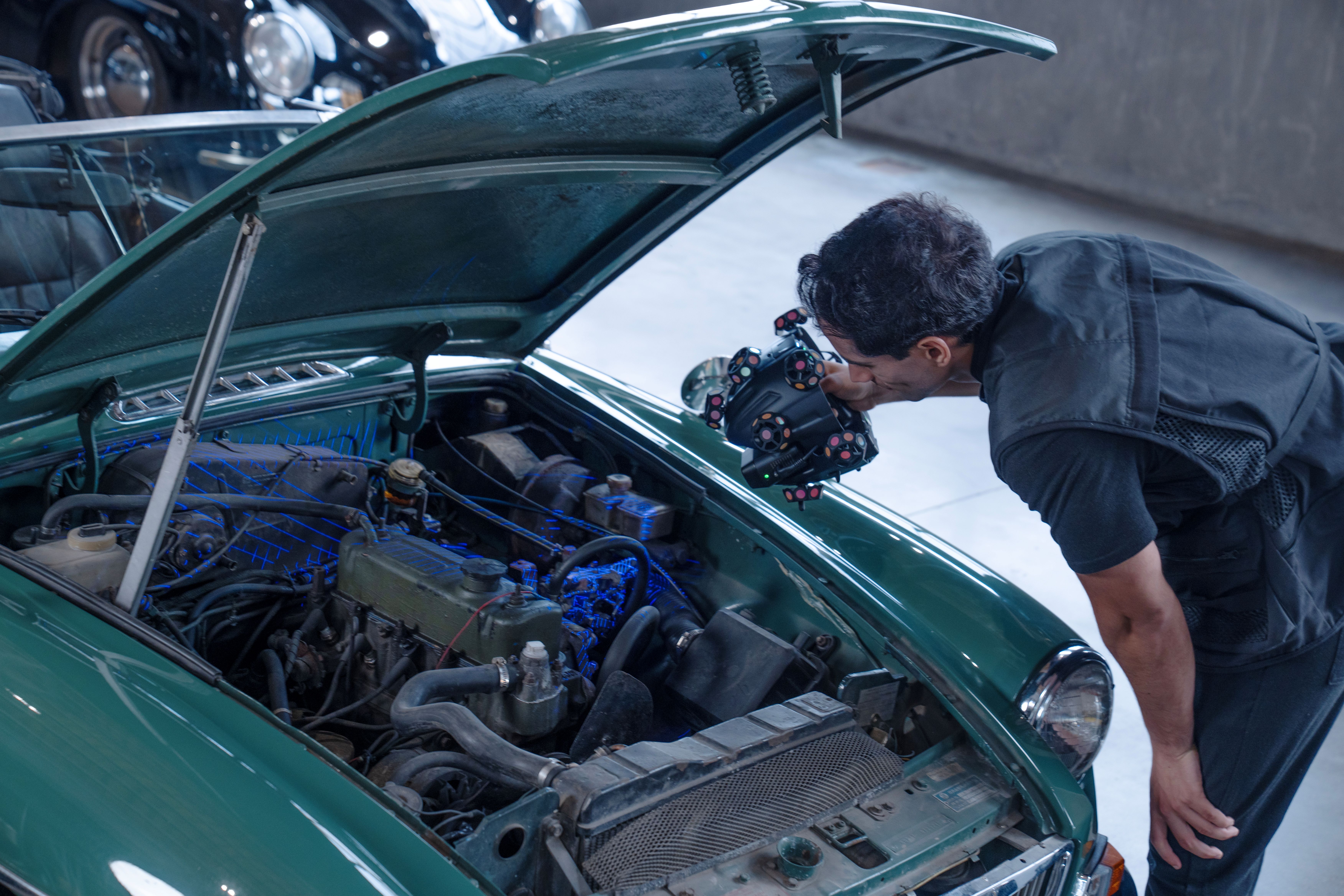 SHINING 3D EinScan Trak scanning a car