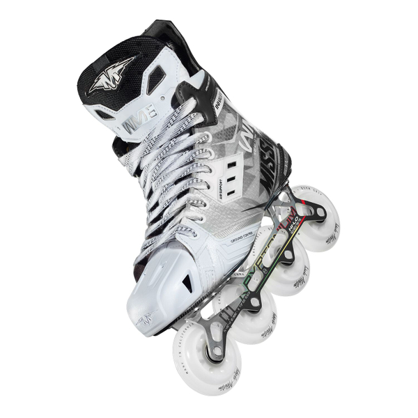 MISSION Inhaler WM01 Senior – Dynamische Schrägansicht MISSION Inhaler WM01 Senior Inlinehockey Skates – dynamische Schrägansicht