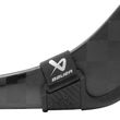 Nahaufnahme des integrierten Klettverschlusses am schwarzen BAUER Blade Protector für sicheren Halt ohne Tape