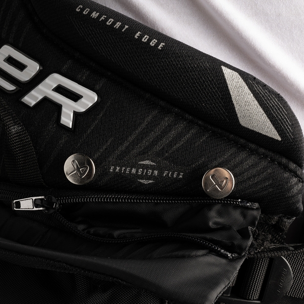 BAUER Vapor FLYLITE Senior Ice Hockey Pants Black – Extension Fit Detail BAUER Vapor FLYLITE Senior Ice Hockey Pants Black – Extension Fit Detail