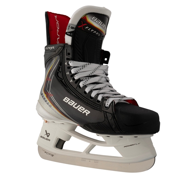 BAUER Vapor FLYPRO Senior – Rück-Dreiviertelansicht BAUER Vapor FLYPRO Senior Eishockey-Schlittschuh, Rück-Dreiviertelansicht mit Fersen- und Schaftkonstruktion