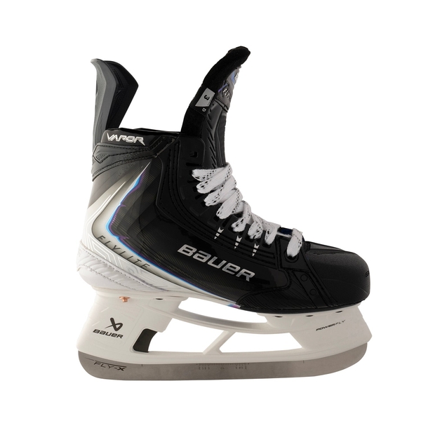 BAUER Vapor FLYLITE Junior – Seitenansicht BAUER Vapor FLYLITE Junior Eishockey-Schlittschuh in Schwarz und Silber mit blauen Akzenten, Seitenansicht