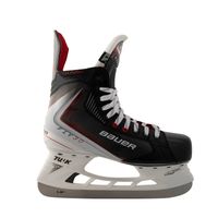 BAUER Vapor FLY30 Intermediate – side view BAUER Vapor FLY30 Intermediate ice hockey skate in side view