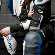 BAUER Vapor FLYLITE Junior Ellenbogenschoner Passform am Arm