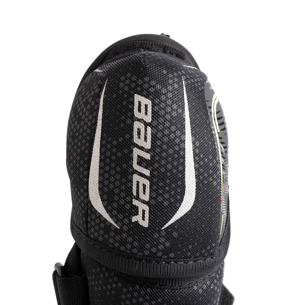 Detail der Ellenbogenkappe des BAUER Vapor FLY40 Junior Ellenbogenschoners