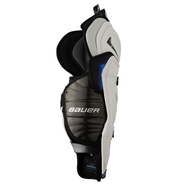 BAUER Vapor FLYLITE Senior Beinschoner – Seiten- und Wadenansicht Seitenansicht mit Wadenschutz des BAUER Vapor FLYLITE Senior Beinschoners