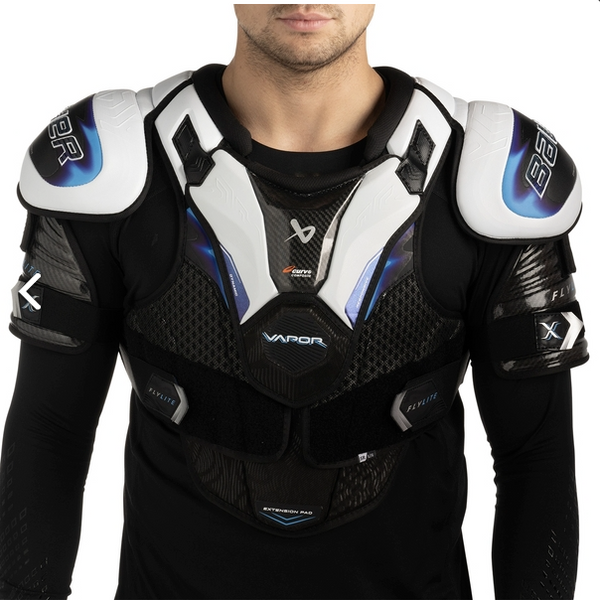 BAUER Vapor FLYLITE Junior Schulterschutz am Spieler