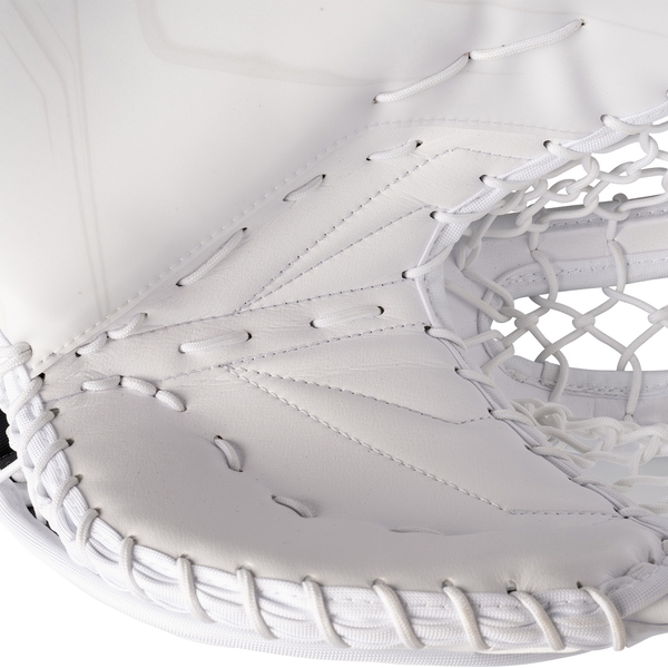 Detailansicht der weißen Fused Double T-Trap Fangtasche der BAUER Vapor FLYLITE S25 Fanghand