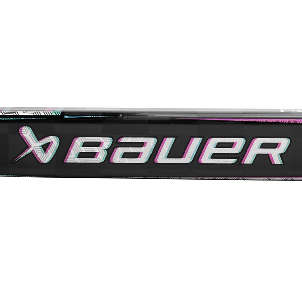 BAUER Logo-Detail am Schaft des PROTO2 Black Grip Senior