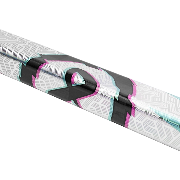 Design- und Logo-Detail am BAUER PROTO2 Black Grip Schaft