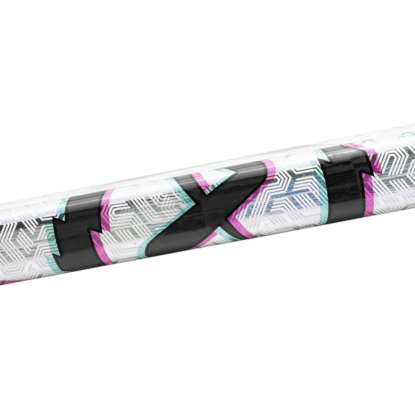 Detailansicht der Schaftgrafik des BAUER PROTO2 Black Grip