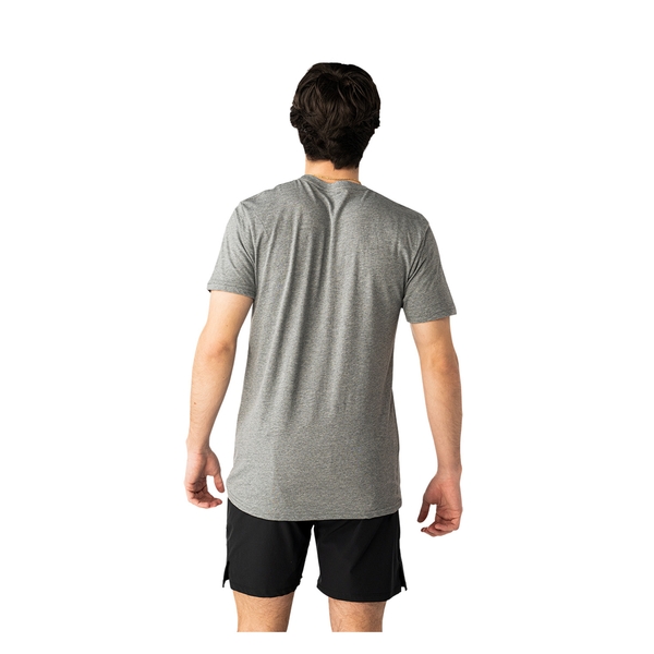 Graues BAUER S26 Core Graphic T-Shirt Senior am Model – Rückansicht