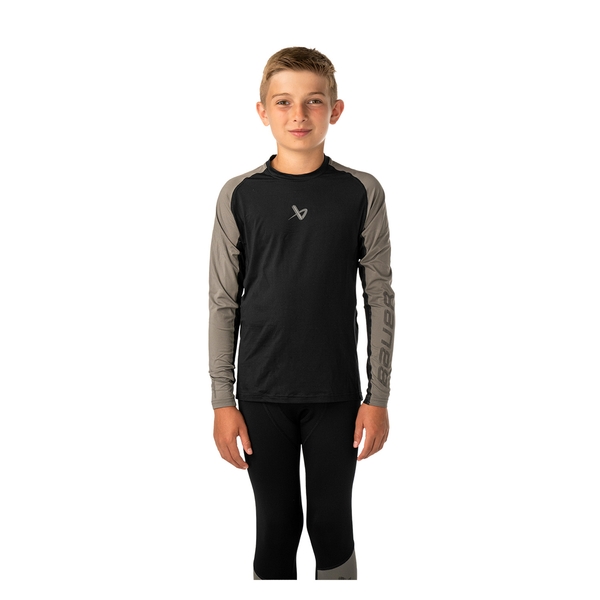 BAUER S26 Performance Baselayer Oberteil Youth in Schwarz/Grau am Model – Vorderansicht