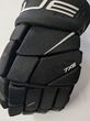 TRUE CATALYST 7X6 Senior – detail view TRUE CATALYST 7X6 Senior ice hockey gloves black/white detail view