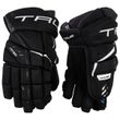 TRUE CATALYST NITRO Senior – front view TRUE CATALYST NITRO Senior ice hockey gloves black front view