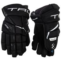 TRUE CATALYST NITRO Senior – front view TRUE CATALYST NITRO Senior ice hockey gloves black front view