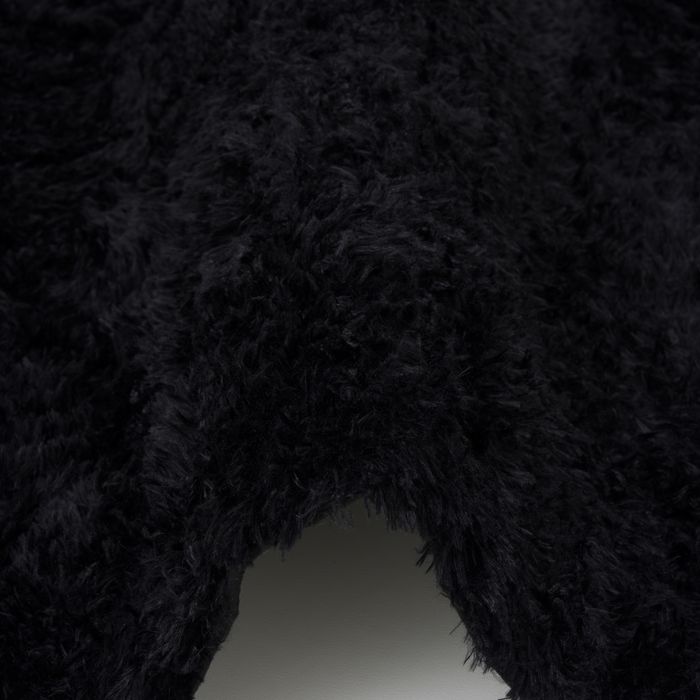 Fluffy-Schwarz-80001-20-Black-E-03.jpg