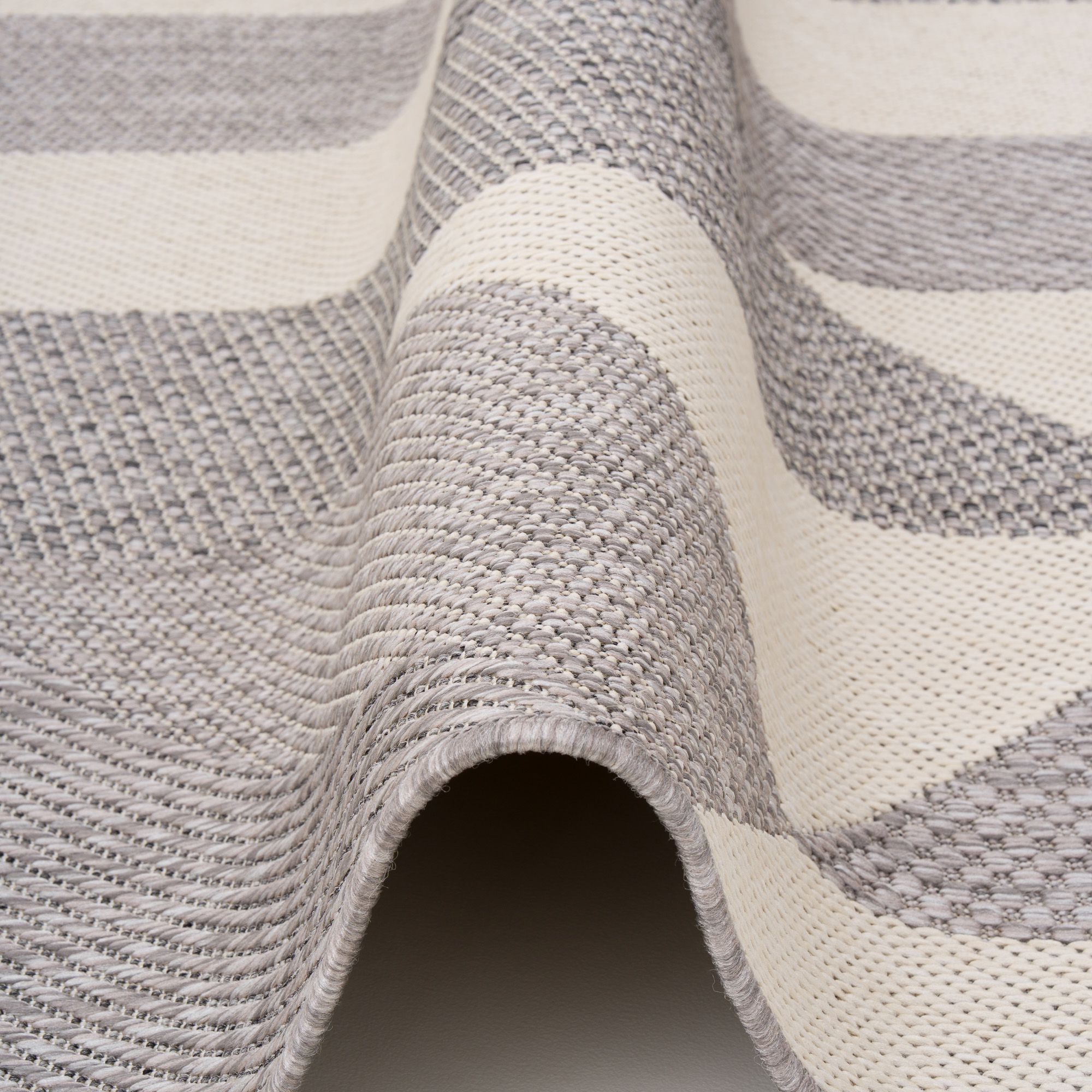 Carpetto-28002-H1H-W-Grau-Modern-E-03.jpg