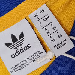 gd2304-adidas-originals-70s-trefoil-shirt-oversize-relax-fit-gelb-blau-3.jpg gd2304-adidas-originals-70s-trefoil-shirt-oversize-relax-fit-gelb-blau-3.jpg