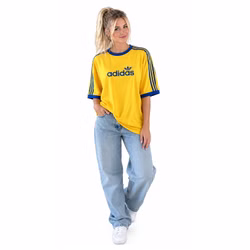 gd2304-adidas-originals-70s-trefoil-shirt-oversize-relax-fit-gelb-blau-5.jpg gd2304-adidas-originals-70s-trefoil-shirt-oversize-relax-fit-gelb-blau-5.jpg