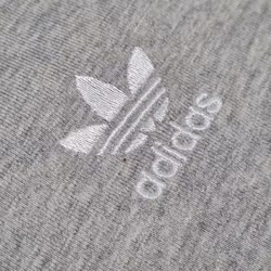 H33570-adidas-originals-damen-trefoil-3stripes-longsleeve-langarm-shirt-grau-meliert-y2k-grau-4.jpg H33570-adidas-originals-damen-trefoil-3stripes-longsleeve-langarm-shirt-grau-meliert-y2k-grau-4.jpg