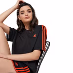 DU9939-adidas-damen-trefoil-boyfriend-tee-shirt-schwarz-rot-vintage-2-Kopie.jpg