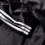 DV1617-adidas-originals-satin-coach-jacket-stadion-jacke-Glanzjacke-Jacke-schwarz-trefoil-4.jpg
