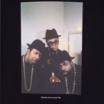 GN5928-adidas-originals-run-dmc-photo-tee-shirt-04.jpg