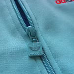 O58796-adidas-originals-junior-adicolor-hooded-flock-jacke-sportjacke-kapuzenjacke-clear-blue-scarlet-kinder-3.jpg