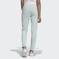 ED7572-adidas-superstar-track-pants-sporthose-sst-vapeur-green-mint-pastell-hose-b.jpg ED7572-adidas-superstar-track-pants-sporthose-sst-vapeur-green-mint-pastell-hose-b.jpg