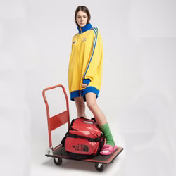 GD2310-adidas-originals-70s-archive-track-top-dress-adicolor-gelb-blau-oversize-4.jpg GD2310-adidas-originals-70s-archive-track-top-dress-adicolor-gelb-blau-oversize-4.jpg