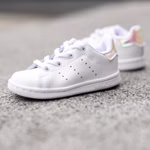FU6675-adidas-stan-smith-el-infant-cloud-whitecore-black-iridescent-1.jpg